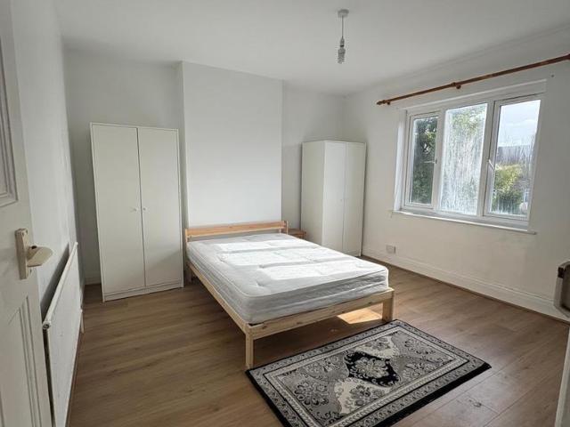House for rent in London Borough of Redbridge, Greater London