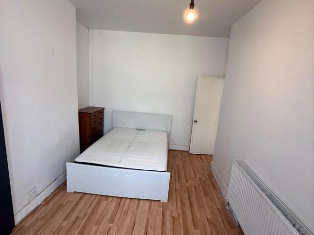 Room for rent in London Borough of Redbridge, Greater London