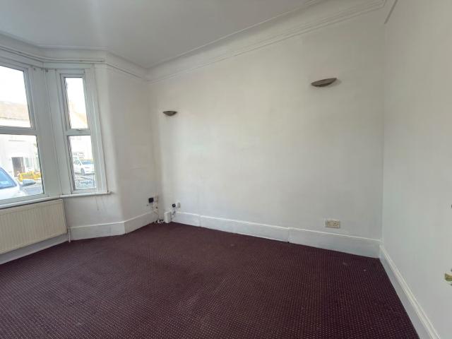 Apartment for rent in Seven Kings, Greater London