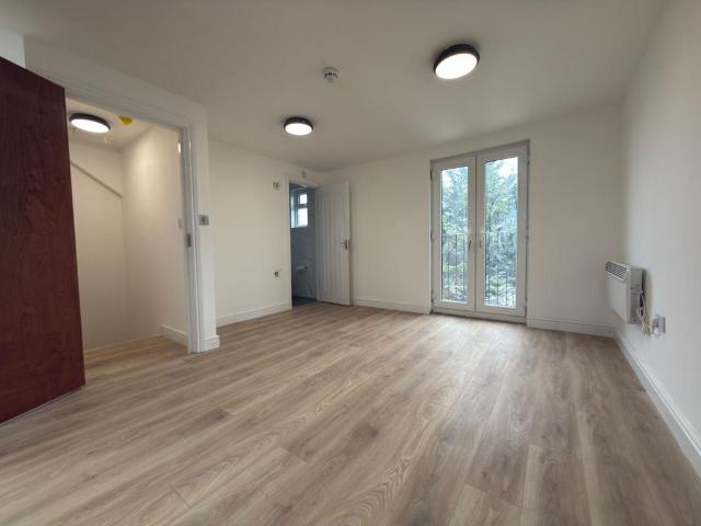 House for rent in London Borough of Redbridge, Greater London