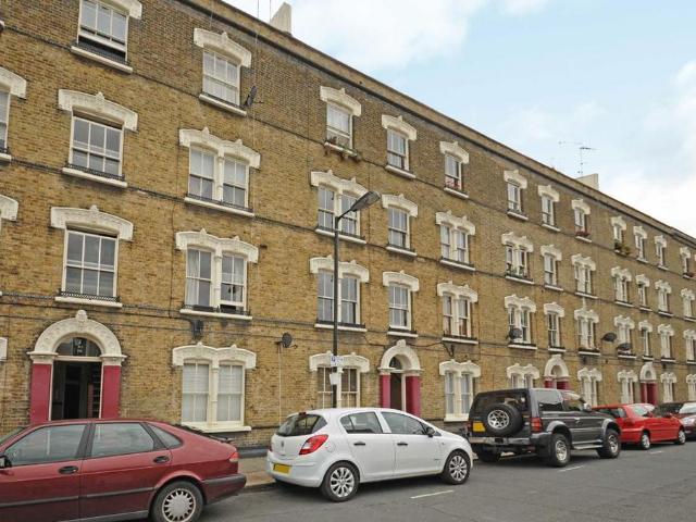 Apartment for rent in Browning Estate, Greater London