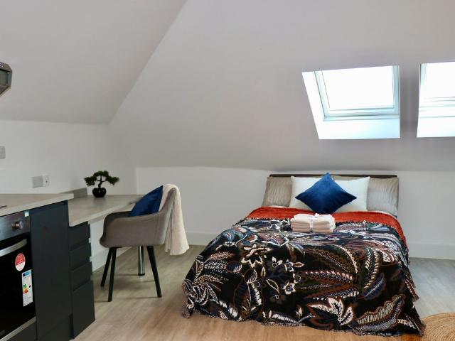Studio for rent in Haddon, East Midlands