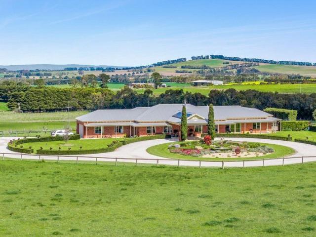 Cottage for sale in Surf Coast Shire, Victoria