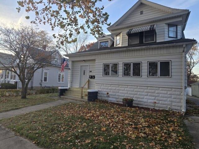 House for sale in Ottawa, Illinois