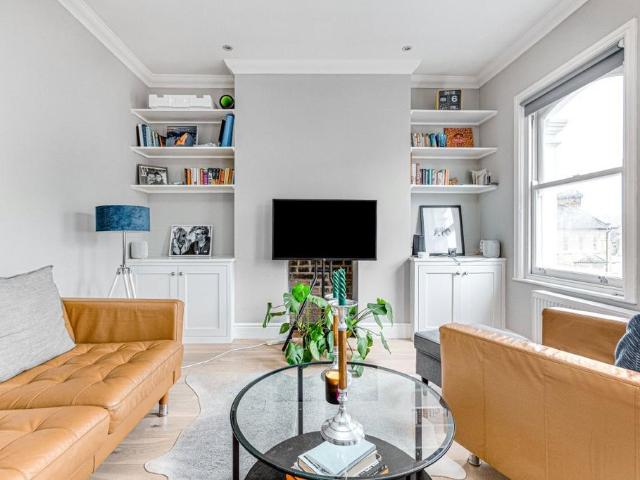 Apartment for rent in Clapham Junction, Greater London