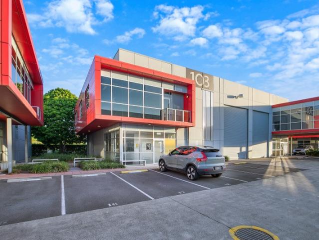 Warehouse for rent in Toombul, Queensland