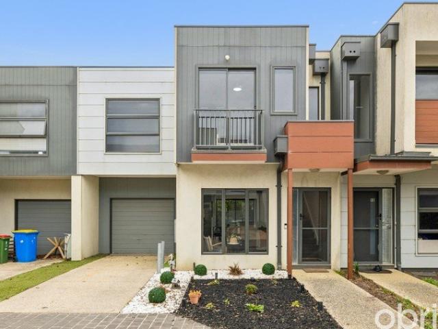 House for sale in Lochaven, Melbourne
