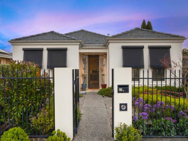 Townhouse for sale in Wodonga, Victoria