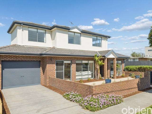 Townhouse for sale in Bonbeach, Melbourne