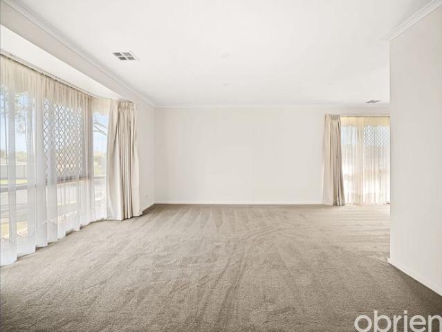 House for rent in Cranbourne North, Melbourne