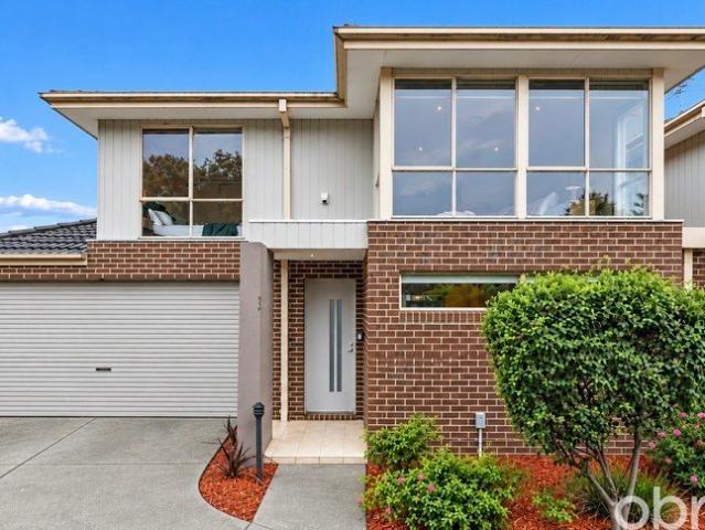 Townhouse for sale in Skye, Melbourne