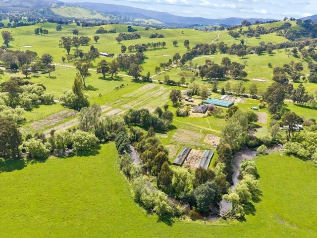 Cottage for sale in Thornton