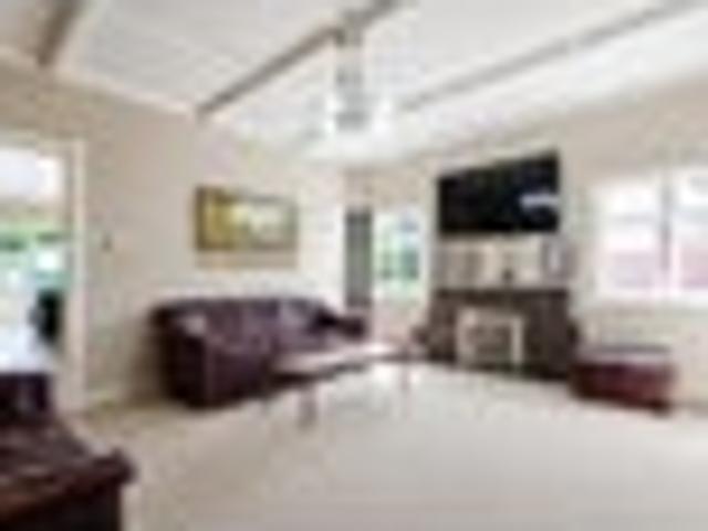 House for sale in Hamilton East, Hamilton City