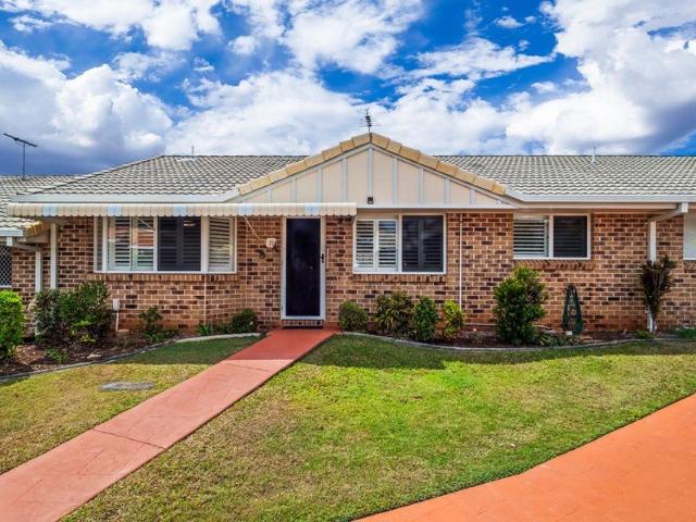 Villa for sale in Ormiston, Greater Brisbane