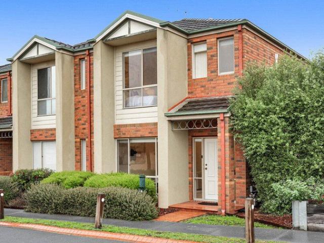 Townhouse for sale in Camerons Creek, Victoria