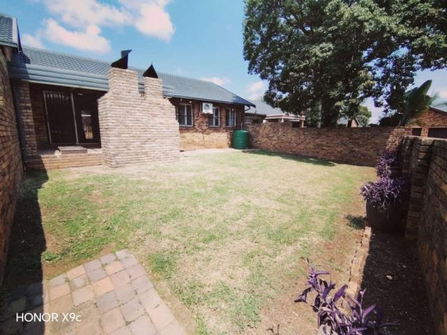 House for rent in Faerie Glen, Gauteng