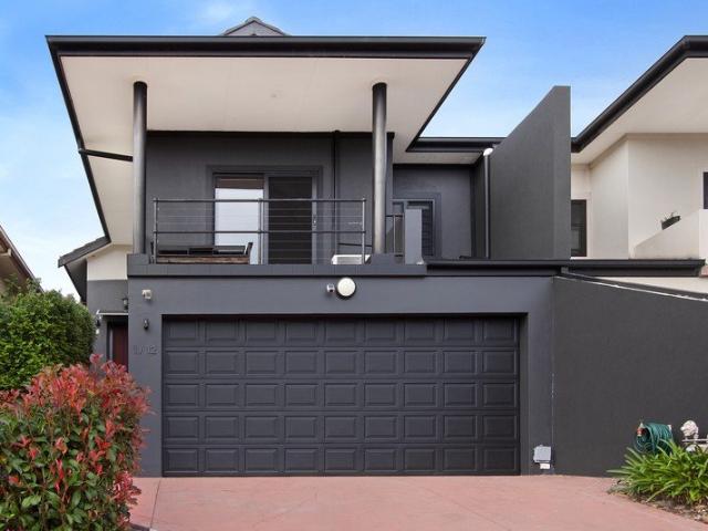 Townhouse for rent in Flinders, New South Wales