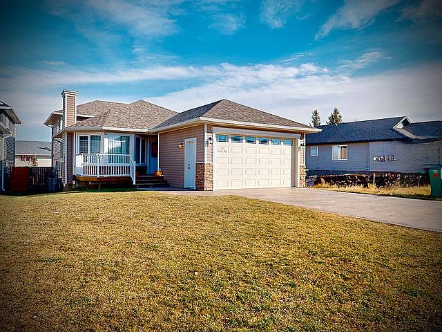 House for sale in Wedgewood, Alberta