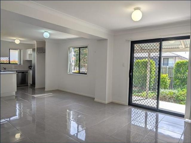 Townhouse for rent in Toombul, Queensland