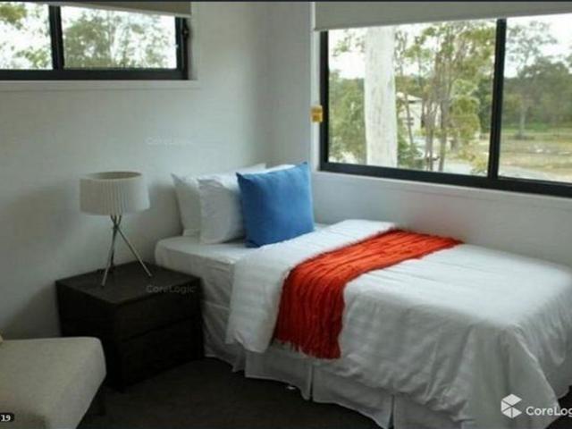 Townhouse for rent in Fernbrook, Queensland