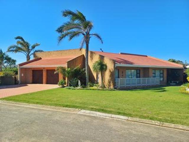 House for sale in Reebok, Garden Route District Municipality