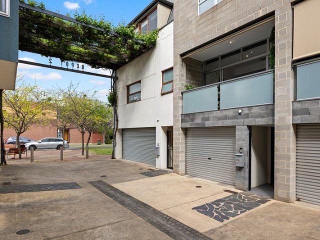 Townhouse for sale in Adelaide