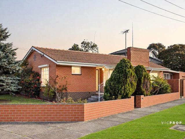 House for sale in Cheltenham, Melbourne