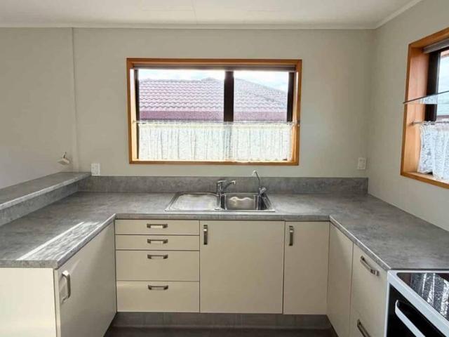 Townhouse for rent in Otakou