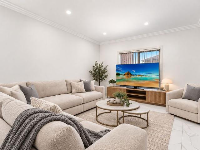 Townhouse for rent in Fairfield Heights, Sydney
