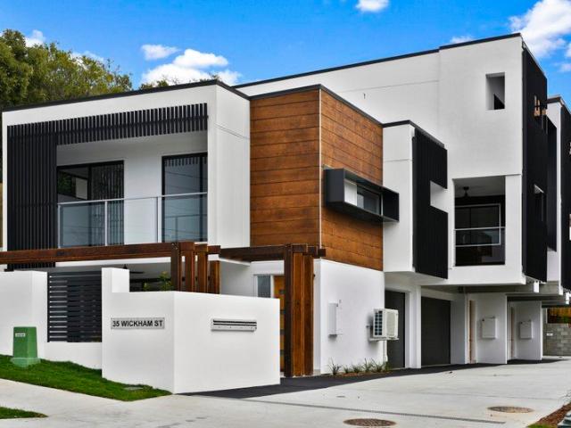 Townhouse for rent in Toombul, Queensland