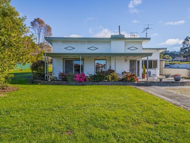 House for sale in Brooks Bay, Tasmania