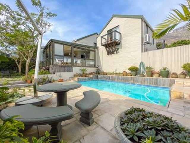House for sale in Hout Bay, Western Cape
