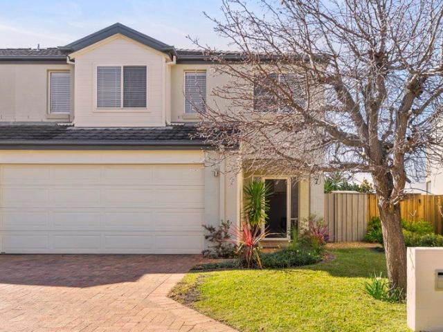 Townhouse for sale in Sydney, New South Wales