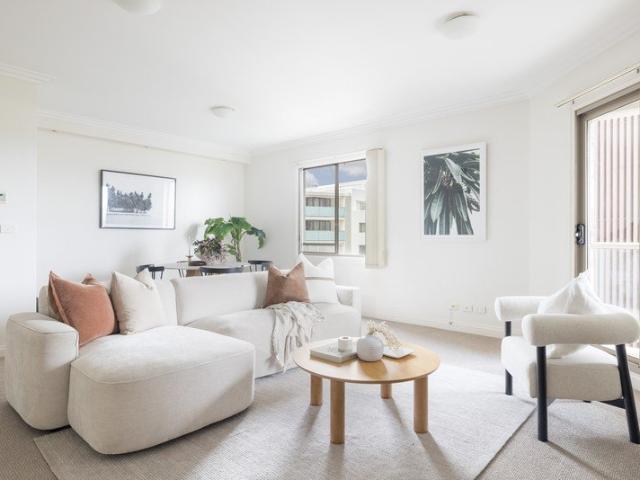 Apartment for sale in Lower North Shore, Sydney