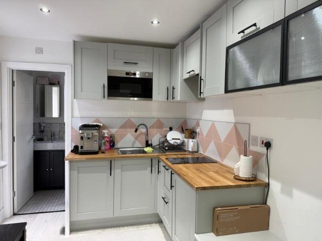 Studio for rent in Hatch End, Greater London