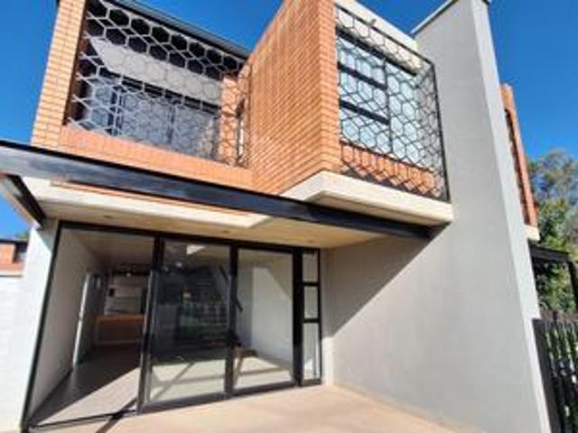 Apartment for rent in Waterkloof, Gauteng