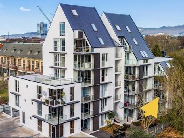 Apartment for rent in Chaslands, Canterbury