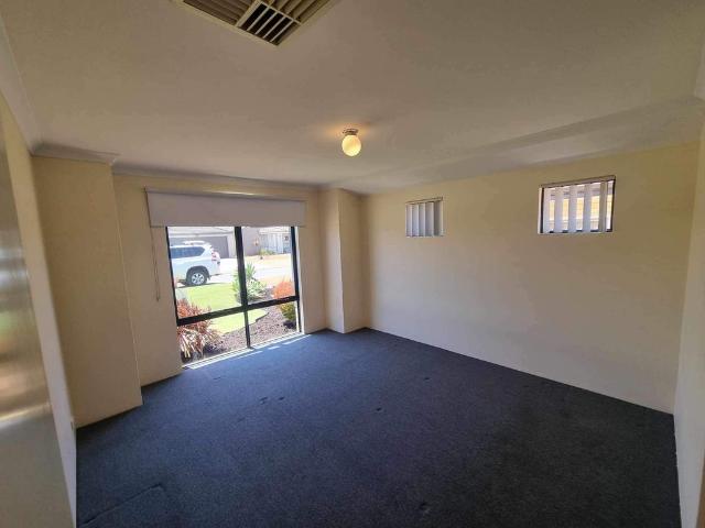 House for rent in Secret Harbour