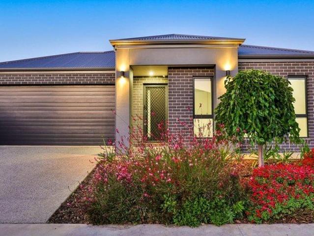 Townhouse for sale in Irymple, Victoria