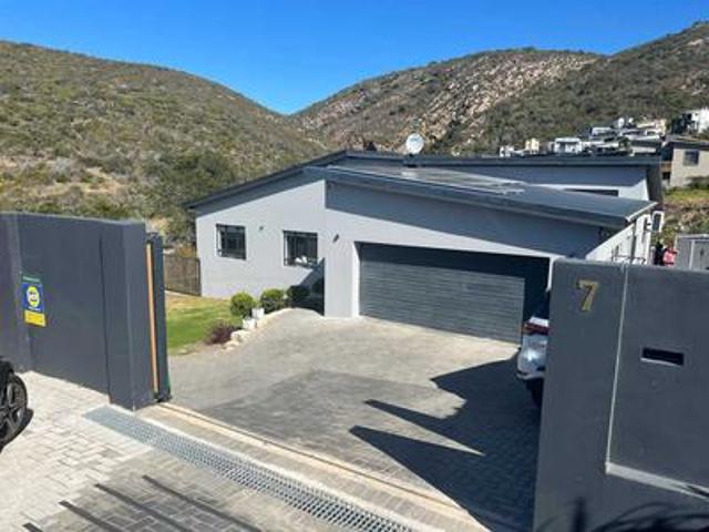 House for sale in Groot Brak Rivier, Western Cape