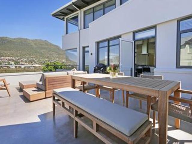Apartment for rent in Hout Bay, Western Cape