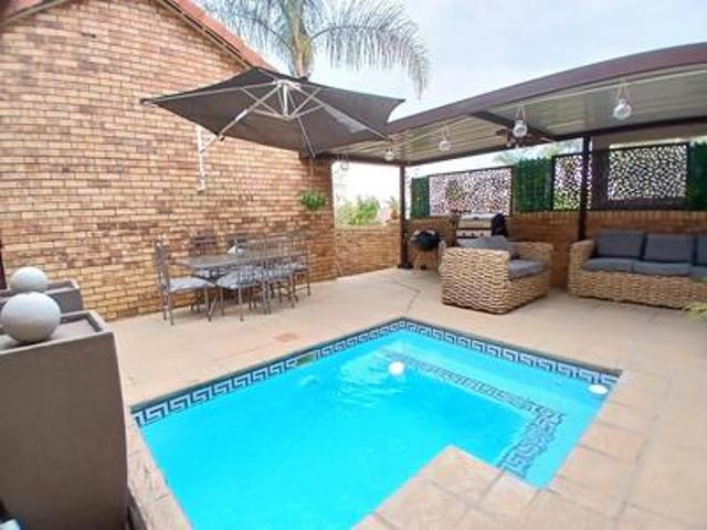 House for sale in Nooitgedacht, Gauteng