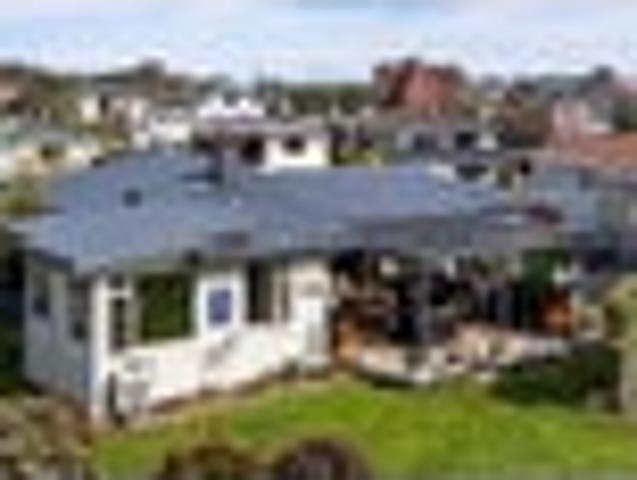 House for sale in Otakou