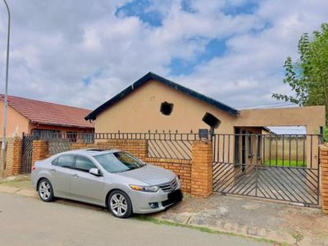 House for sale in Soweto, City of Johannesburg Metropolitan Municipality