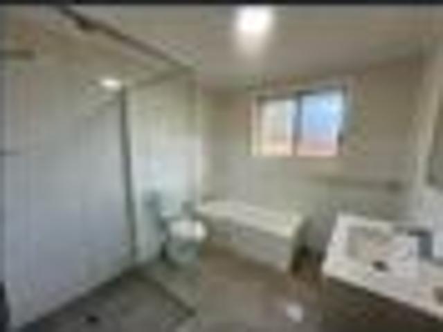 Townhouse for rent in Wollongong West, New South Wales