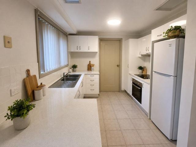 Townhouse for rent in Wollongong West, New South Wales