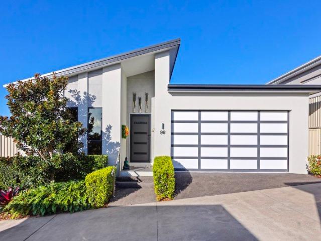 Villa for sale in Hilcox Estate, Sunshine Coast Regional