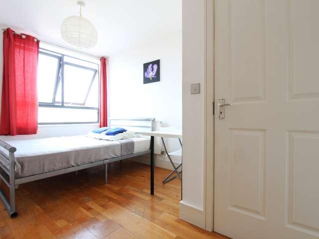Room for rent in Limehouse, Greater London