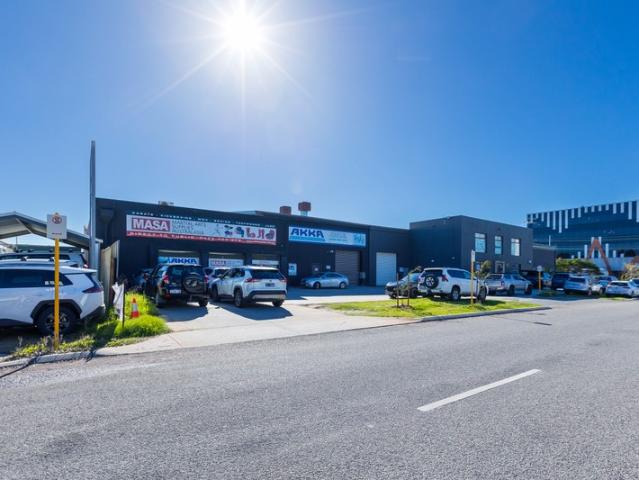 Warehouse for rent in Stirling, Western Australia