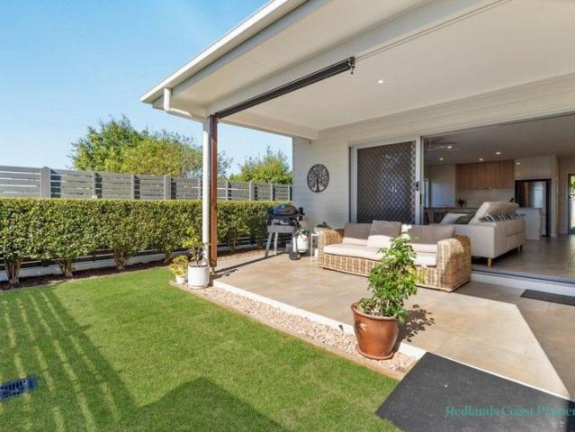 Villa for sale in Redland Bay